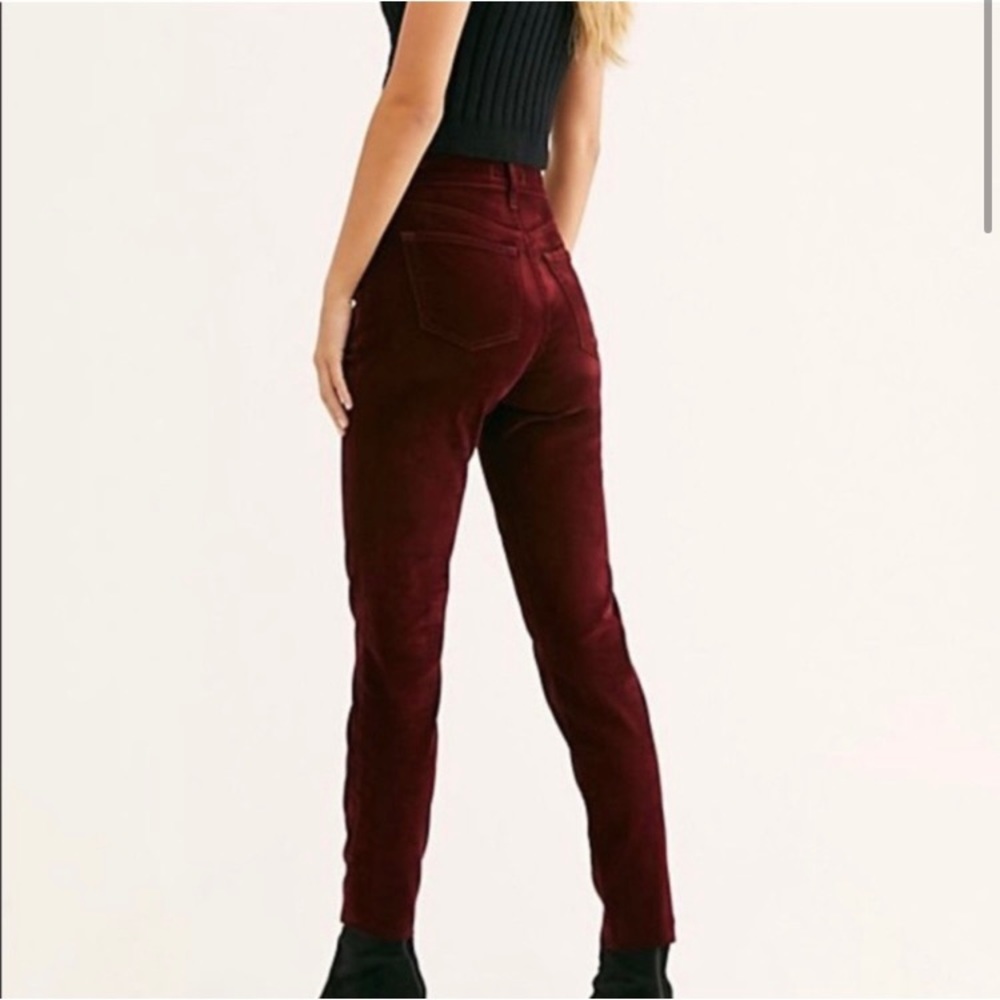We the Free: Red skinny pants in velvet like material. Size 26